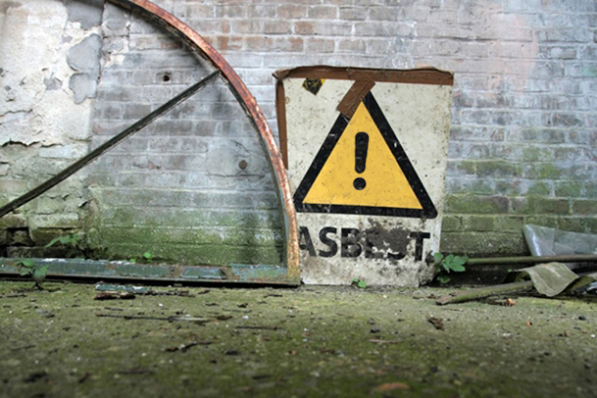Asbest aangepast uitroepteken 3